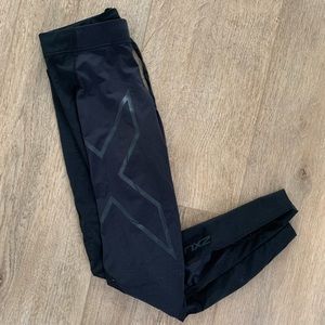 Women’s 2XU Compression Tights Small